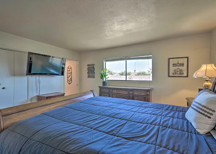 Putting And Pool Table Havasu Gem! Holiday home *