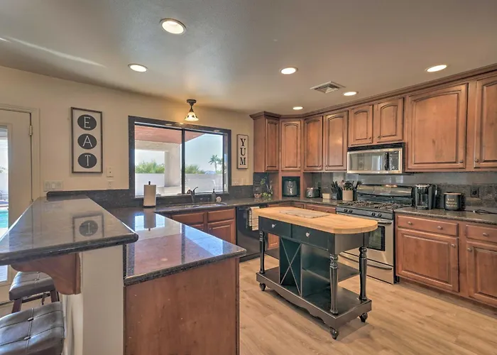 Holiday home Putting And Pool Table Havasu Gem!