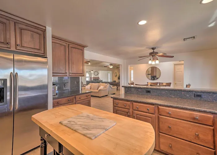 Putting And Pool Table Havasu Gem! *